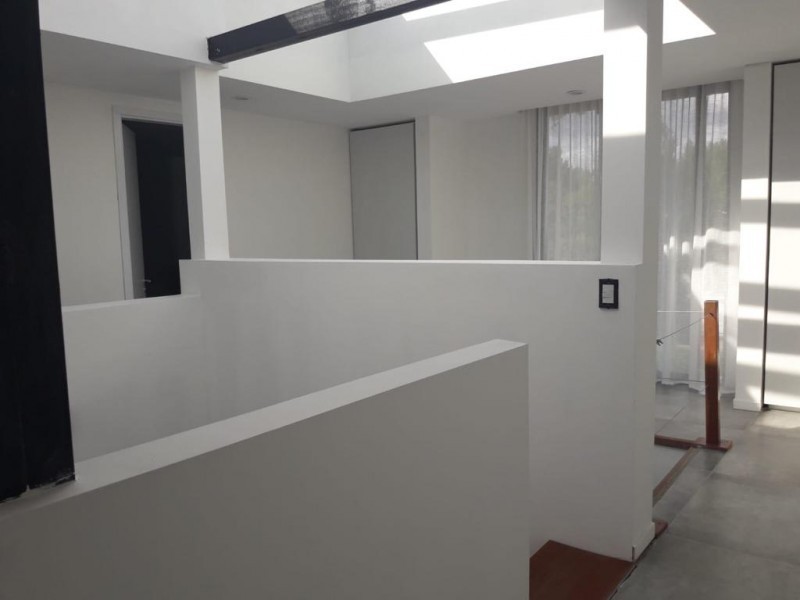Excelente casa a estrenar en Barrio Privado con servicios